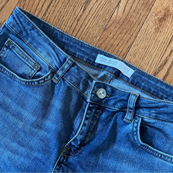 Zara Pearl Cropped Jeans. - Picture 8 of 8